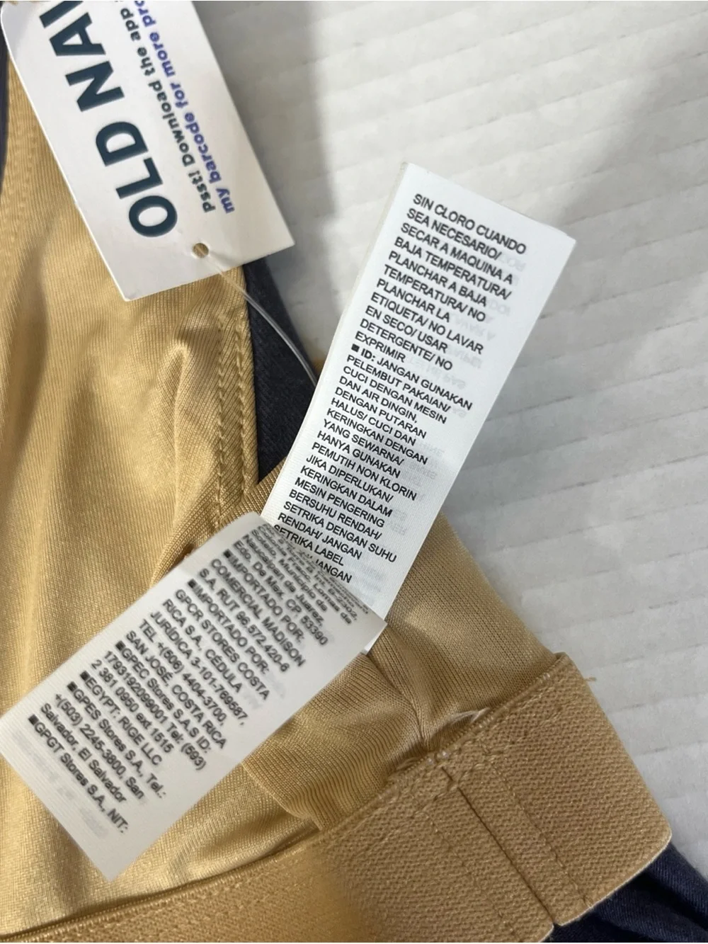 Old Navy Active Reversible Sports Bra in Navy & Gold
